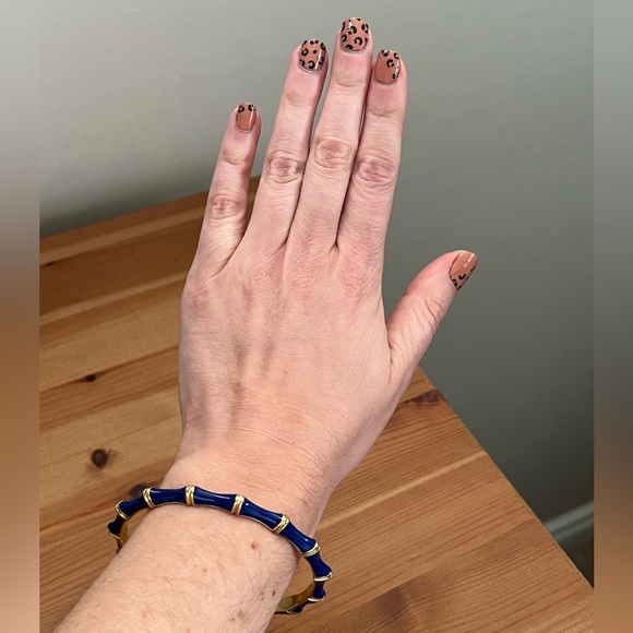 💫2/$20 - Stella and dot retired julep bangle in blue - Picture 3 of 4